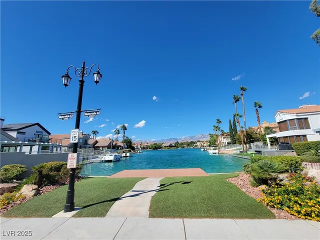 $1,150,000 | 3020 West Waterside Circle, Las Vegas, NV 89117