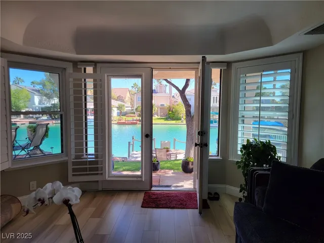 $1,150,000 | 3020 West Waterside Circle, Las Vegas, NV 89117