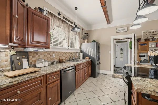 $469,000 | 518 North Main Street, Clinton, TN 37716