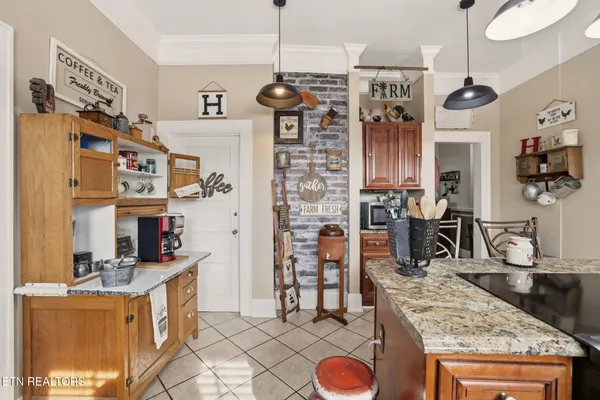 $469,000 | 518 North Main Street, Clinton, TN 37716