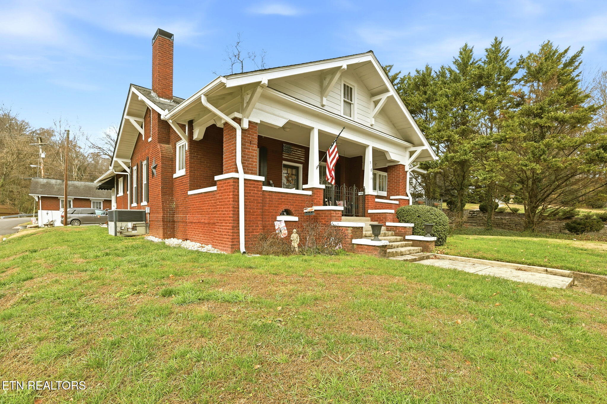 518 North Main Street Clinton, TN 37716 - Photo 2 of 44 2