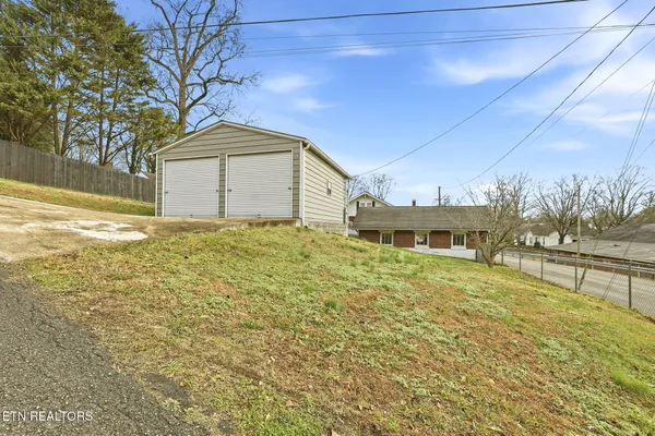 $469,000 | 518 North Main Street, Clinton, TN 37716