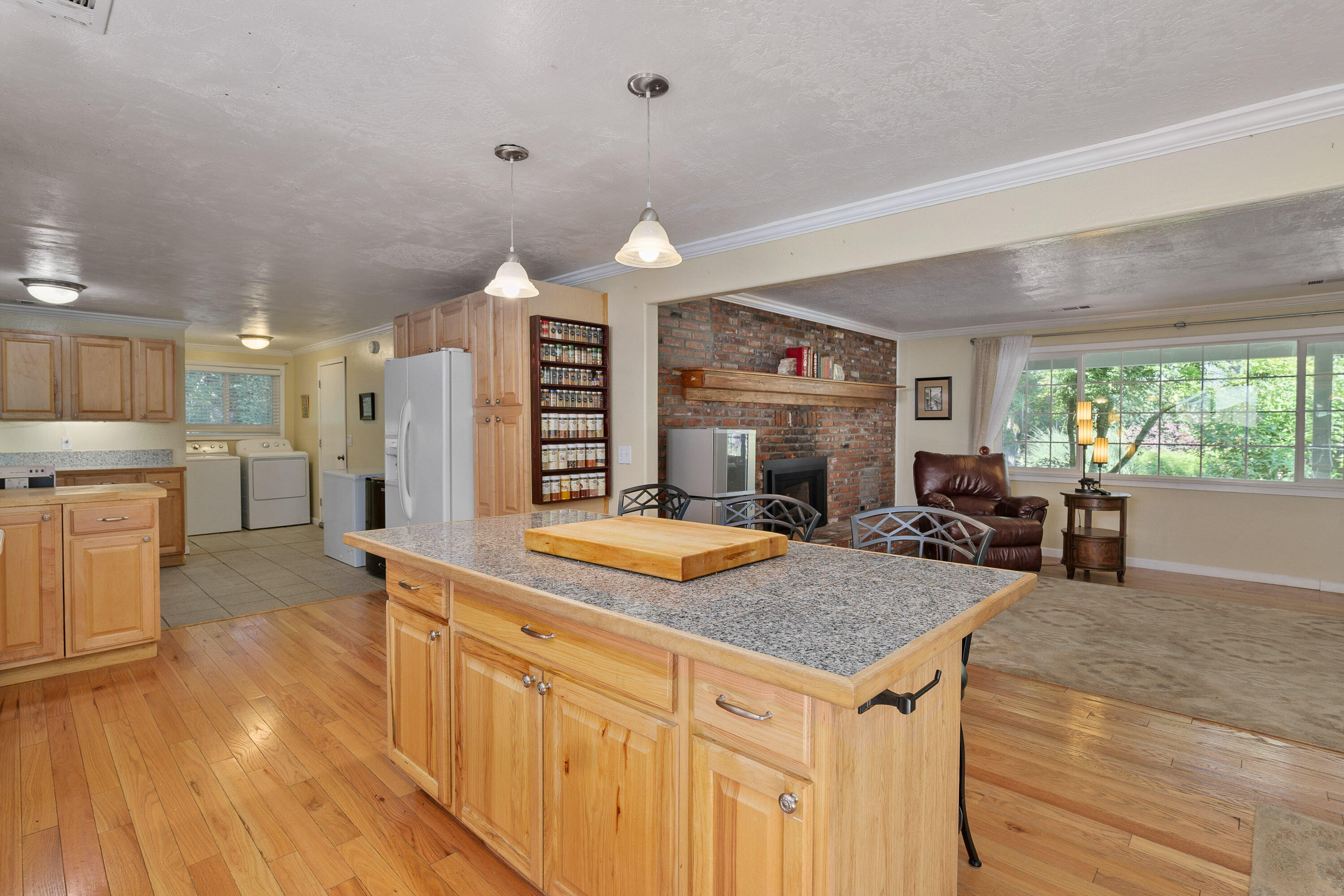 7081 New Hope Road Grants Pass, OR 97527 - Photo 13 of 50 7081NewHopeRd-014