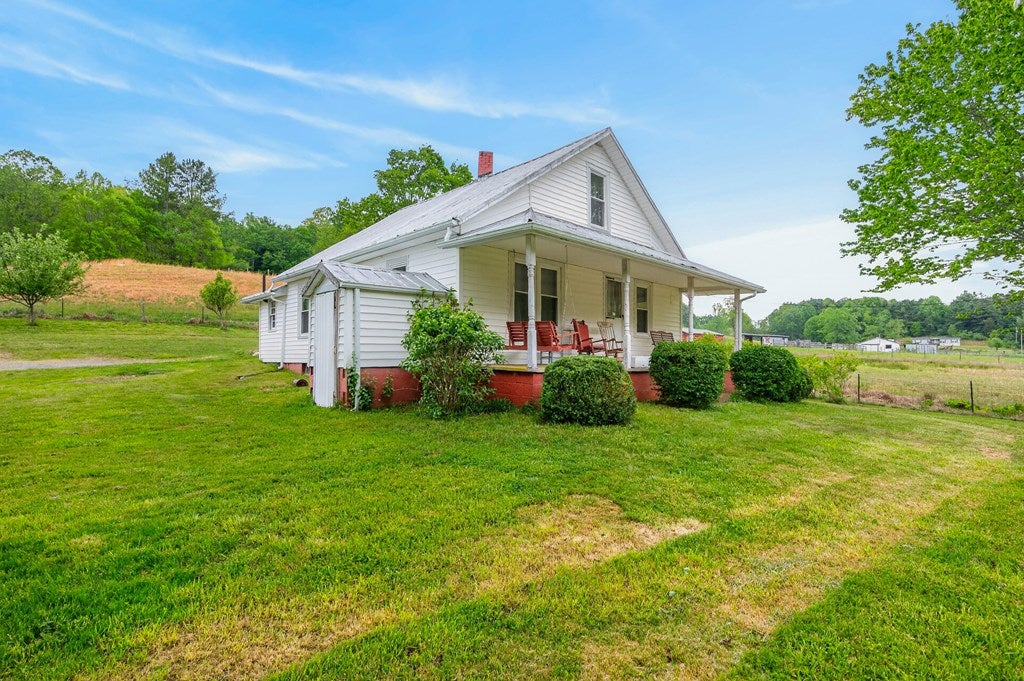 622 Soapstone Road Galax, VA 24333 - Photo 5 of 68 Gallery Image 5