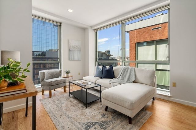 $630,000 | 234 Causeway Street, Unit 921, Boston, MA 02114