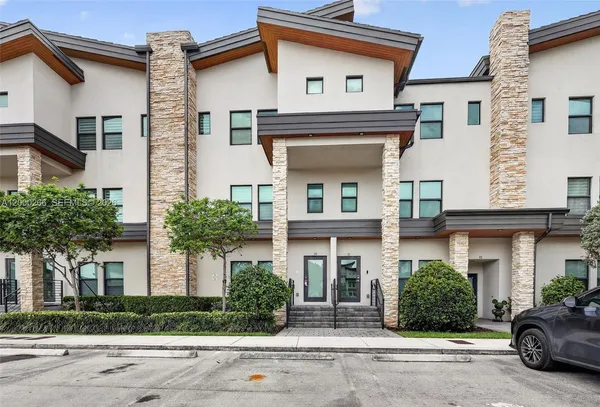 $540,000 | 10467 Northwest 82nd Street, Unit 11, Doral, FL 33178