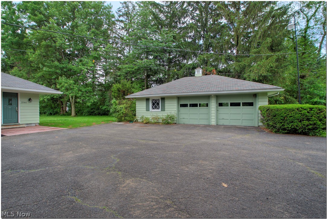 2060 Middleton Road Hudson, OH 44236 - Photo 23 of 33 2 car detached garage with additional space/work shop.