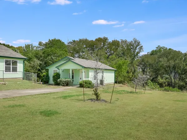 a house view with a outdoor space
