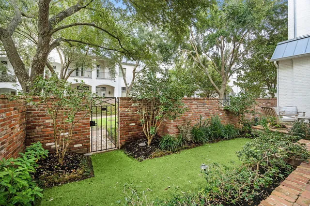 $15,000 | 3240 Bammel Lane, Houston, TX 77098