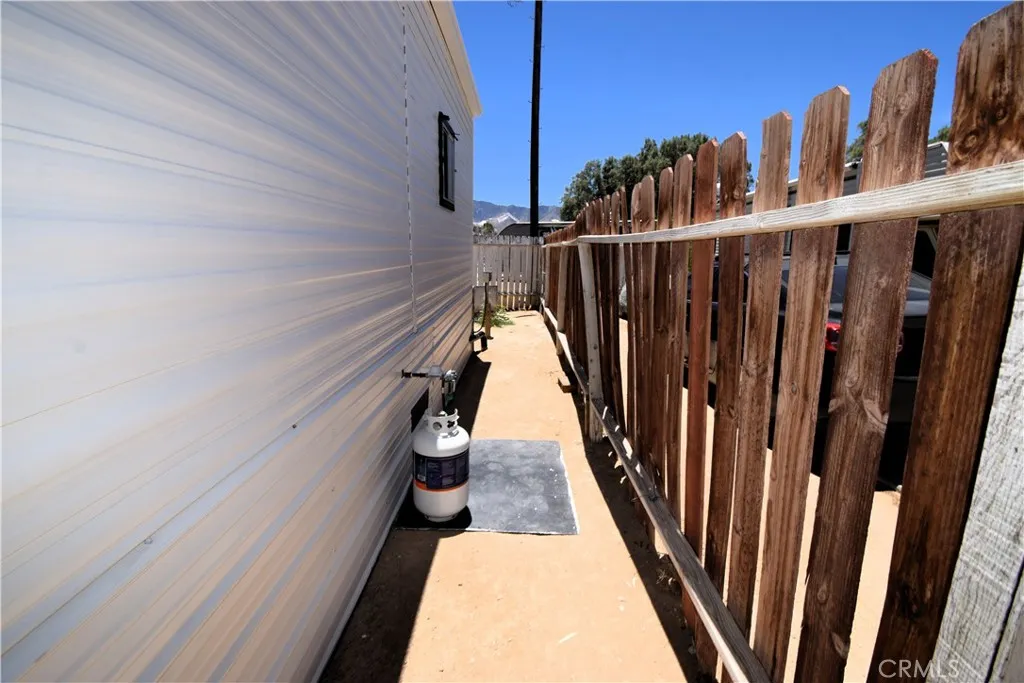 11250 Barstow Road, Unit 18 Lucerne Valley, CA 92356 - Photo 21 of 22