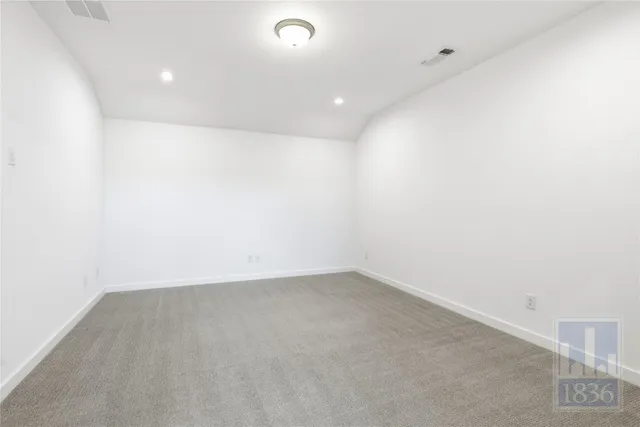 an empty room with a empty space