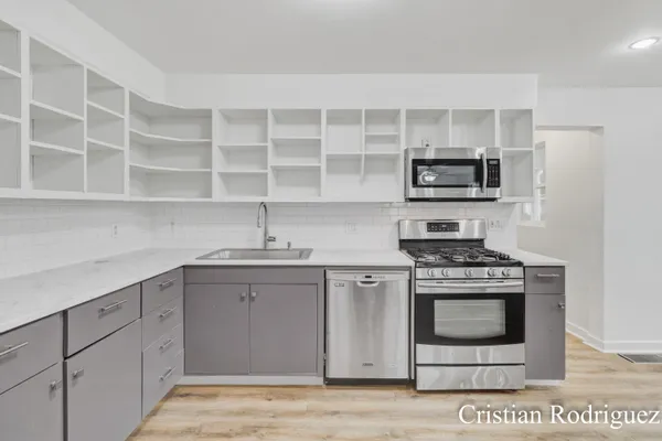 $274,900 | 2232 Avon Avenue Southwest, Wyoming, MI 49519