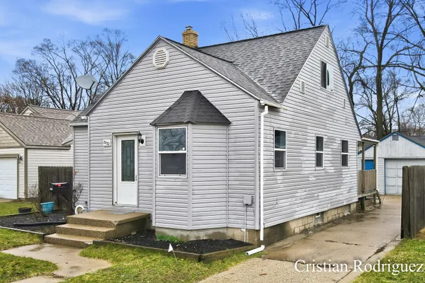 $274,900 | 2232 Avon Avenue Southwest, Wyoming, MI 49519