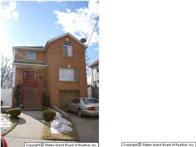 826 West Fingerboard Road Staten Island, NY 10305 - Photo 1 of 19 Primary Photo