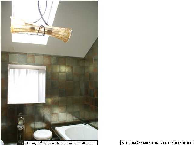 826 West Fingerboard Road Staten Island, NY 10305 - Photo 11 of 19 Additional Photo