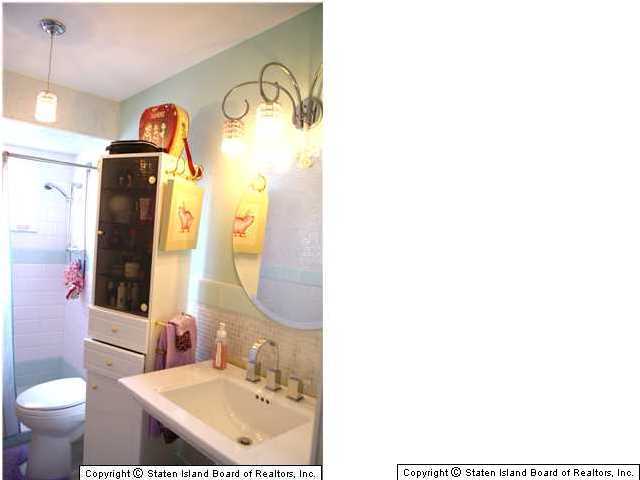 826 West Fingerboard Road Staten Island, NY 10305 - Photo 15 of 19 Additional Photo