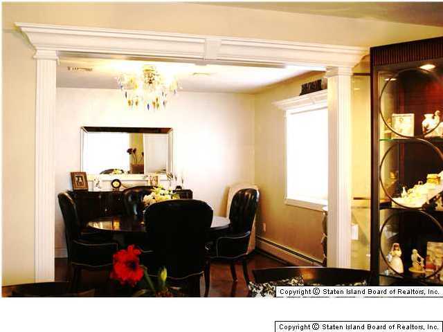 826 West Fingerboard Road Staten Island, NY 10305 - Photo 3 of 19 Additional Photo
