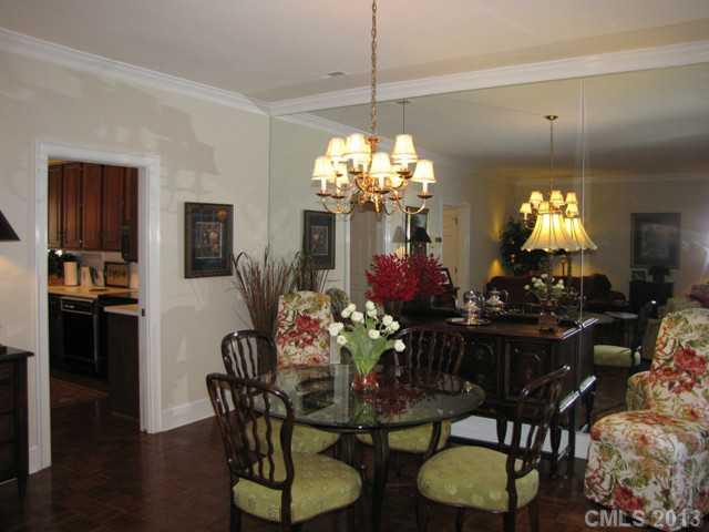 2811 Sharon View Road, Unit 25 Charlotte, NC 28210 - Photo 5 of 15 Gallery Image 5