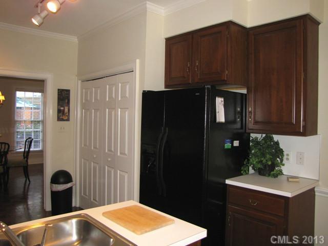 2811 Sharon View Road, Unit 25 Charlotte, NC 28210 - Photo 7 of 15 Gallery Image 7