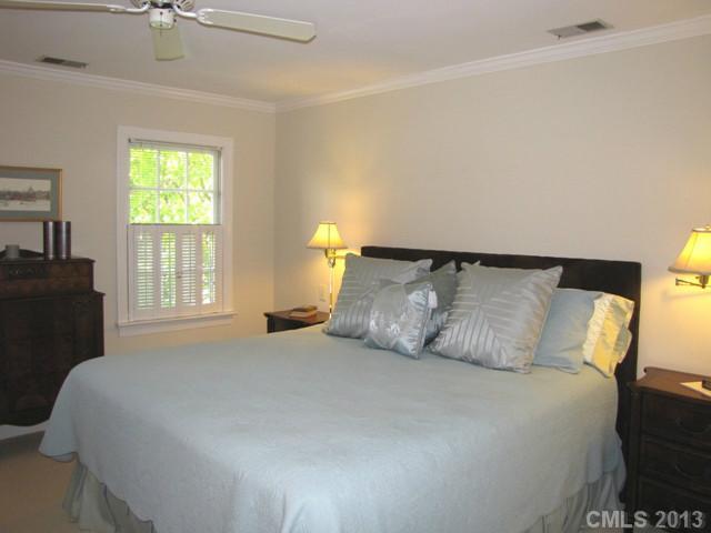 2811 Sharon View Road, Unit 25 Charlotte, NC 28210 - Photo 8 of 15 Gallery Image 8