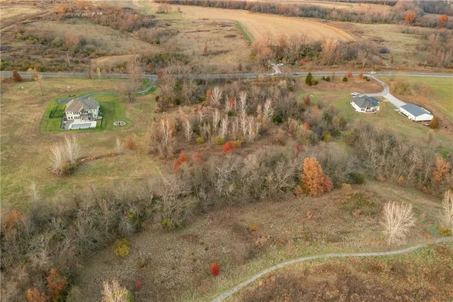 $269,900 | 805 East Outer Belt Road, Greenwood, MO 64034