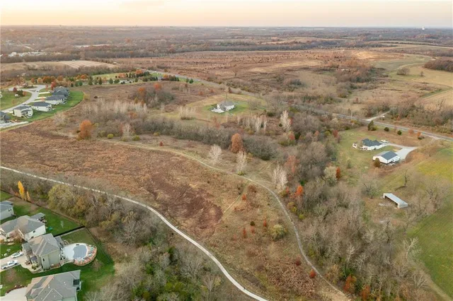 $269,900 | 805 East Outer Belt Road, Greenwood, MO 64034