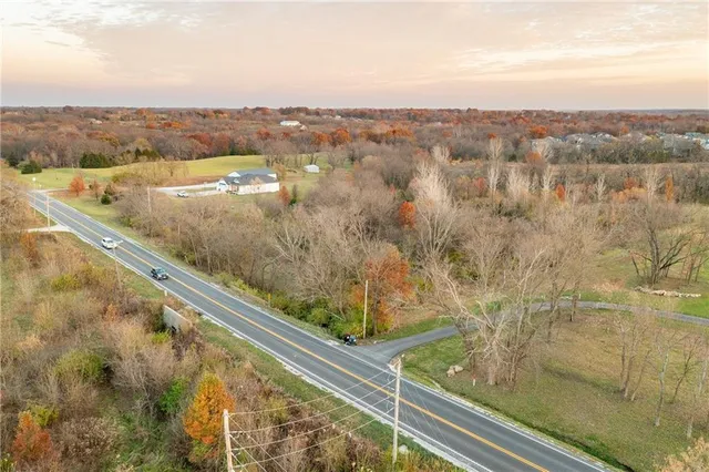 $269,900 | 805 East Outer Belt Road, Greenwood, MO 64034