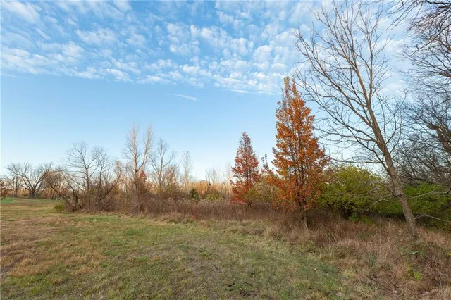 $269,900 | 805 East Outer Belt Road, Greenwood, MO 64034