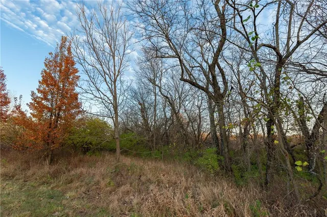 $269,900 | 805 East Outer Belt Road, Greenwood, MO 64034