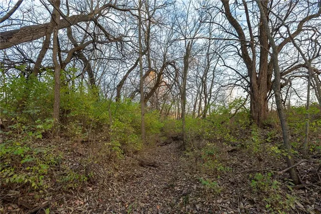 $269,900 | 805 East Outer Belt Road, Greenwood, MO 64034