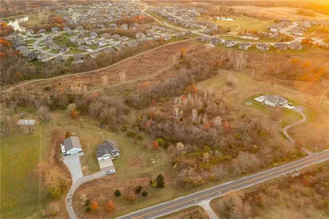 $269,900 | 805 East Outer Belt Road, Greenwood, MO 64034