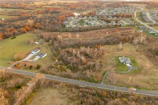 $269,900 | 805 East Outer Belt Road, Greenwood, MO 64034