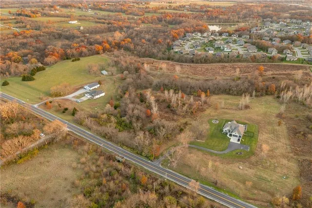 $269,900 | 805 East Outer Belt Road, Greenwood, MO 64034