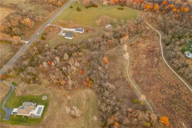 $269,900 | 805 East Outer Belt Road, Greenwood, MO 64034