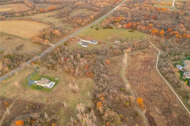 $269,900 | 805 East Outer Belt Road, Greenwood, MO 64034