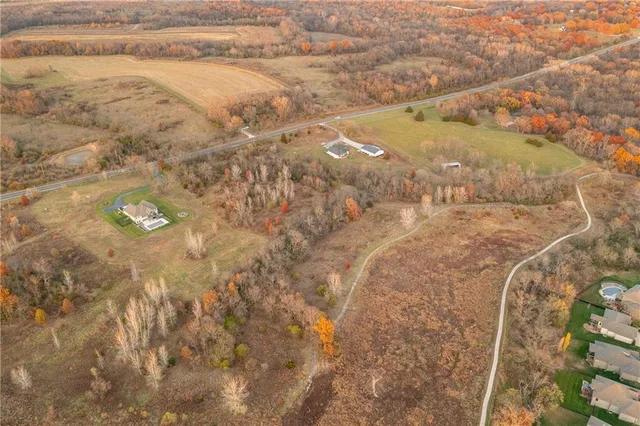 $269,900 | 805 East Outer Belt Road, Greenwood, MO 64034