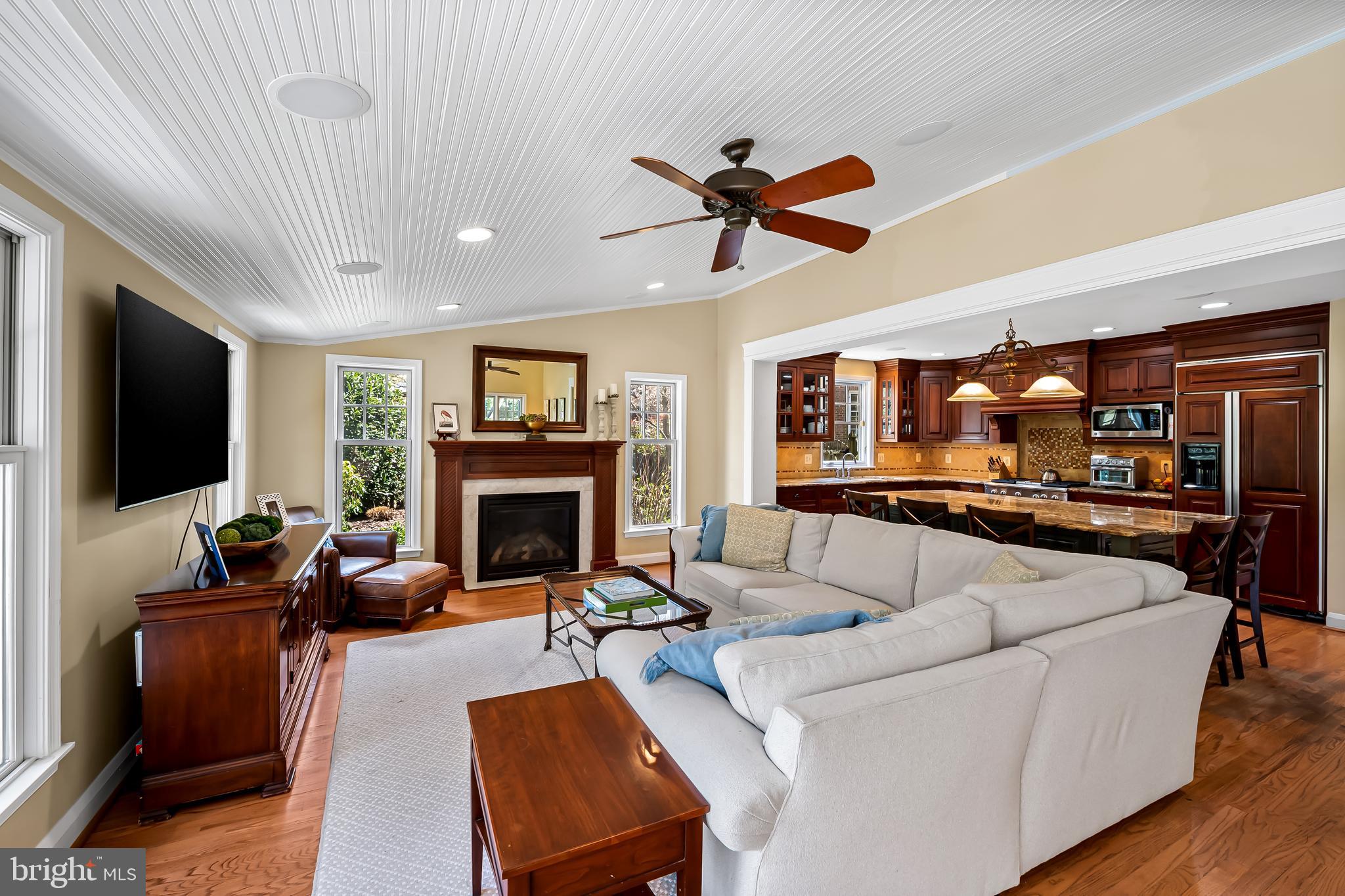 5911 Meadowood Road Baltimore, MD 21212 - Photo 5 of 52 Large open family room