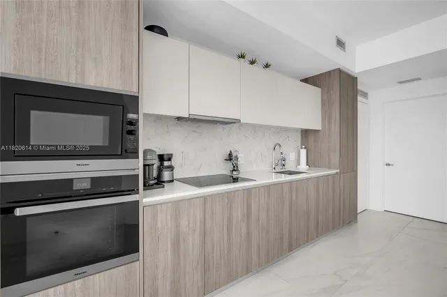 $775,000 | 2900 Northeast 7th Avenue, Unit 1806, Miami, FL 33137