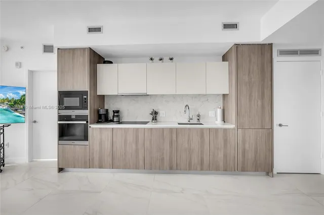 $775,000 | 2900 Northeast 7th Avenue, Unit 1806, Miami, FL 33137