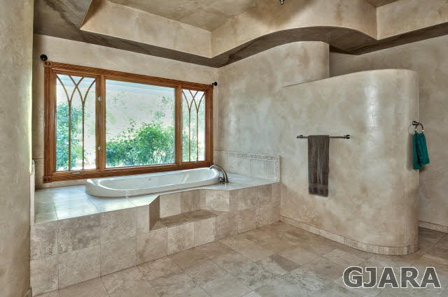 887 25 Road Grand Junction, CO 81505 - Photo 20 of 42 a view of an empty room with windows