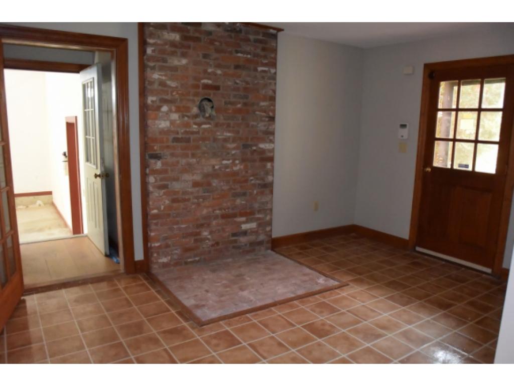 223 South Hill Road New Boston, NH 03070 - Photo 5 of 30 Gallery Image 5