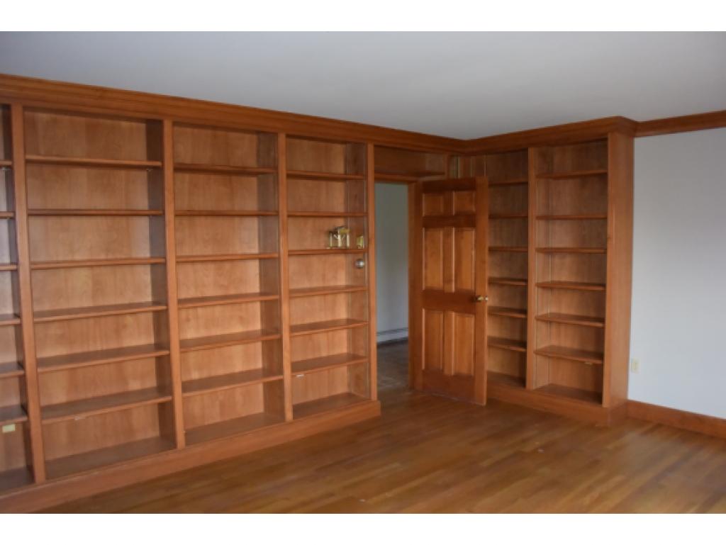 223 South Hill Road New Boston, NH 03070 - Photo 7 of 30 Gallery Image 7