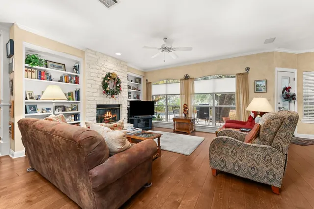 $1,050,000 | 4 Tiburon Drive, Austin, TX 78738