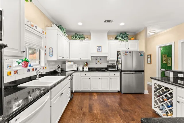 $1,050,000 | 4 Tiburon Drive, Austin, TX 78738