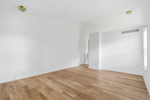 $349,900 | 1720 Bridgewater Drive, Ypsilanti, MI 48198