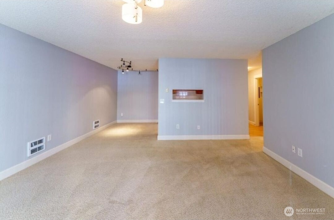 8025 234th Street Southwest, Unit 103 Edmonds, WA 98026 - Photo 4 of 13