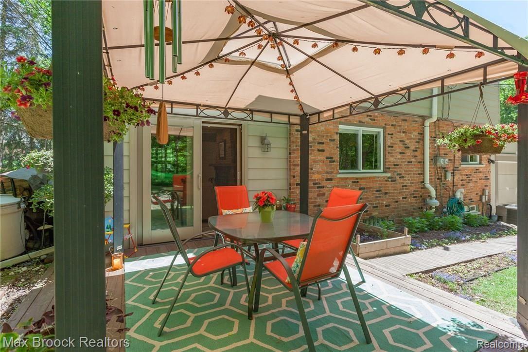 362 Welch Road Northville, MI 48167 - Photo 17 of 23 Gazebo