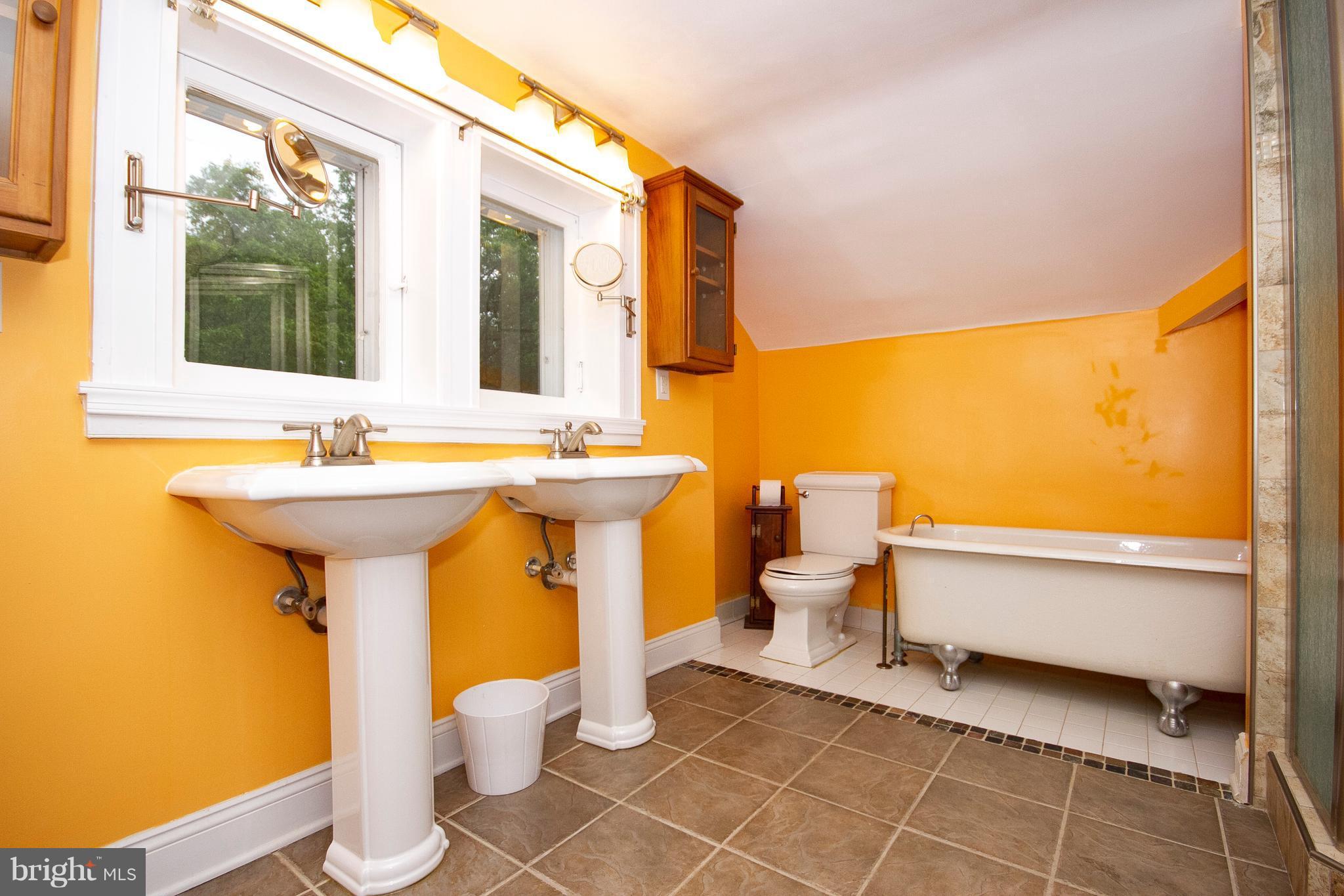 412 Kensington Road Baltimore, MD 21229 - Photo 27 of 30 Bath