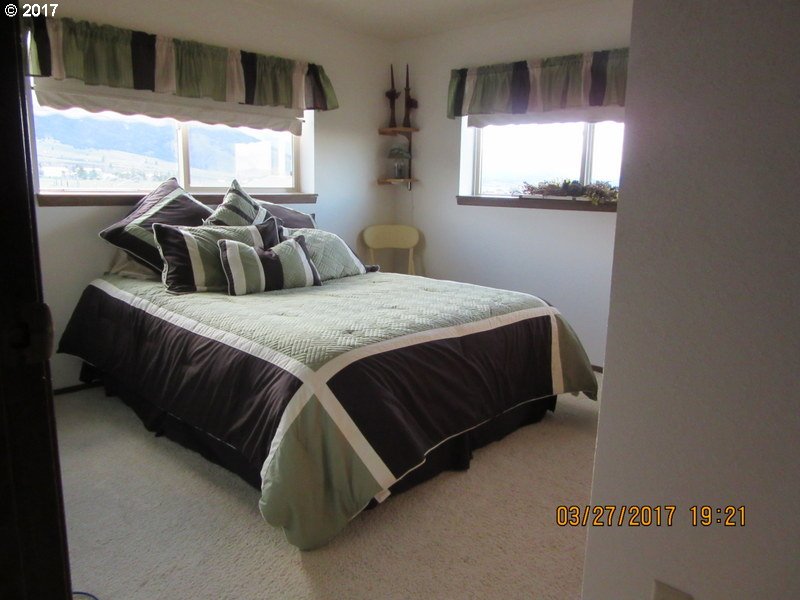 44492 Pocahontas Road Baker City, OR 97814 - Photo 12 of 32 Gallery Image 12