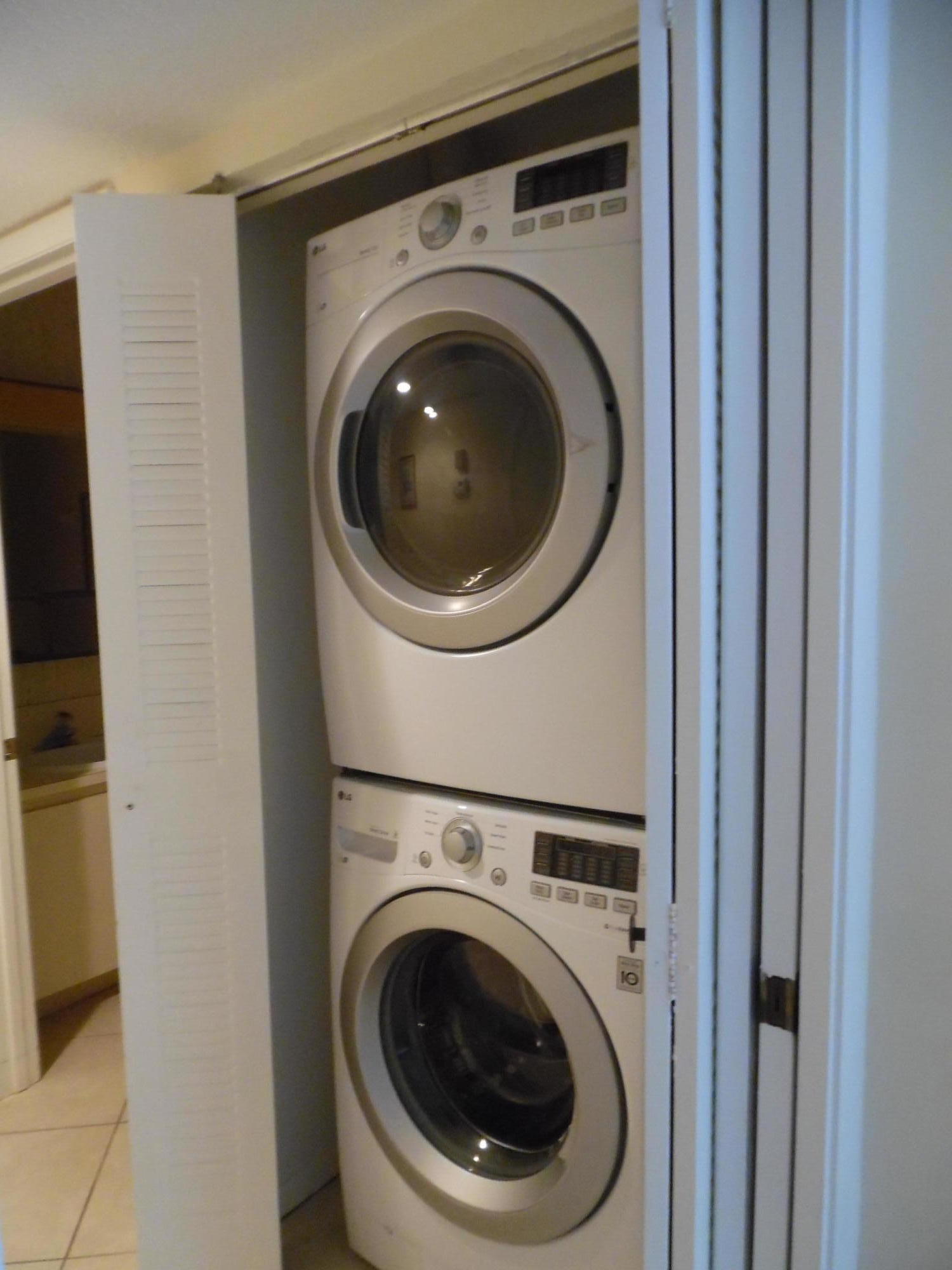 13950 Nesting Way, Unit B Delray Beach, FL 33484 - Photo 14 of 22 Stack Washer Dryer